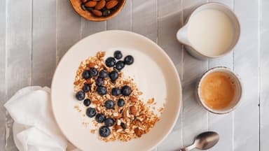 Haferflocken und Quark sind die perfekte Kombi zum Abnehmen Haferflocken mit Quark zum Abnehmen