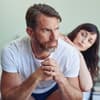 Libidoverlust und Erektionsstörungen können eine Partnerschaft schwer belasten. Libidoverlust und Erektionsstörungen können eine Partnerschaft schwer belasten.