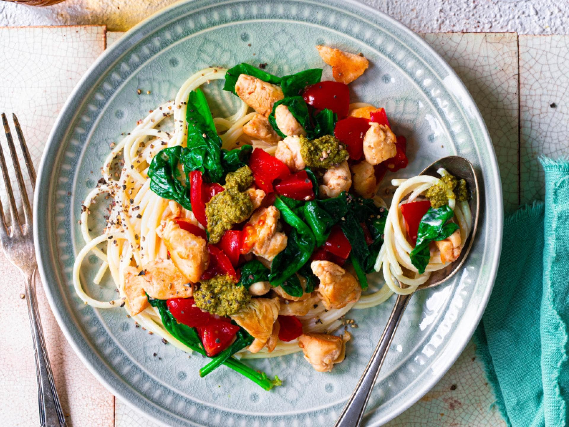 Pesto-Hähnchen-Pasta. Pesto-Hähnchen-Pasta.