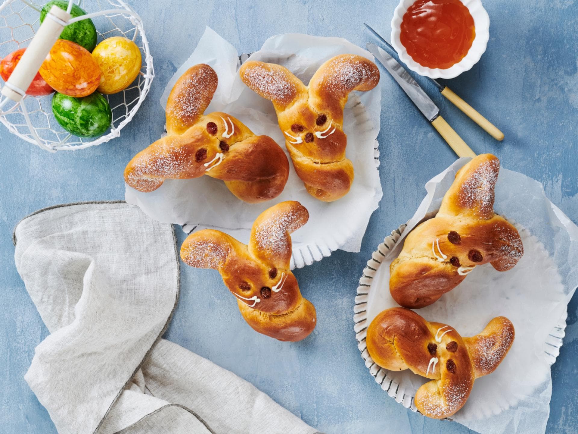 Milchbrötchen in Osterhasen-Form Milchbrötchen in Osterhasen-Form