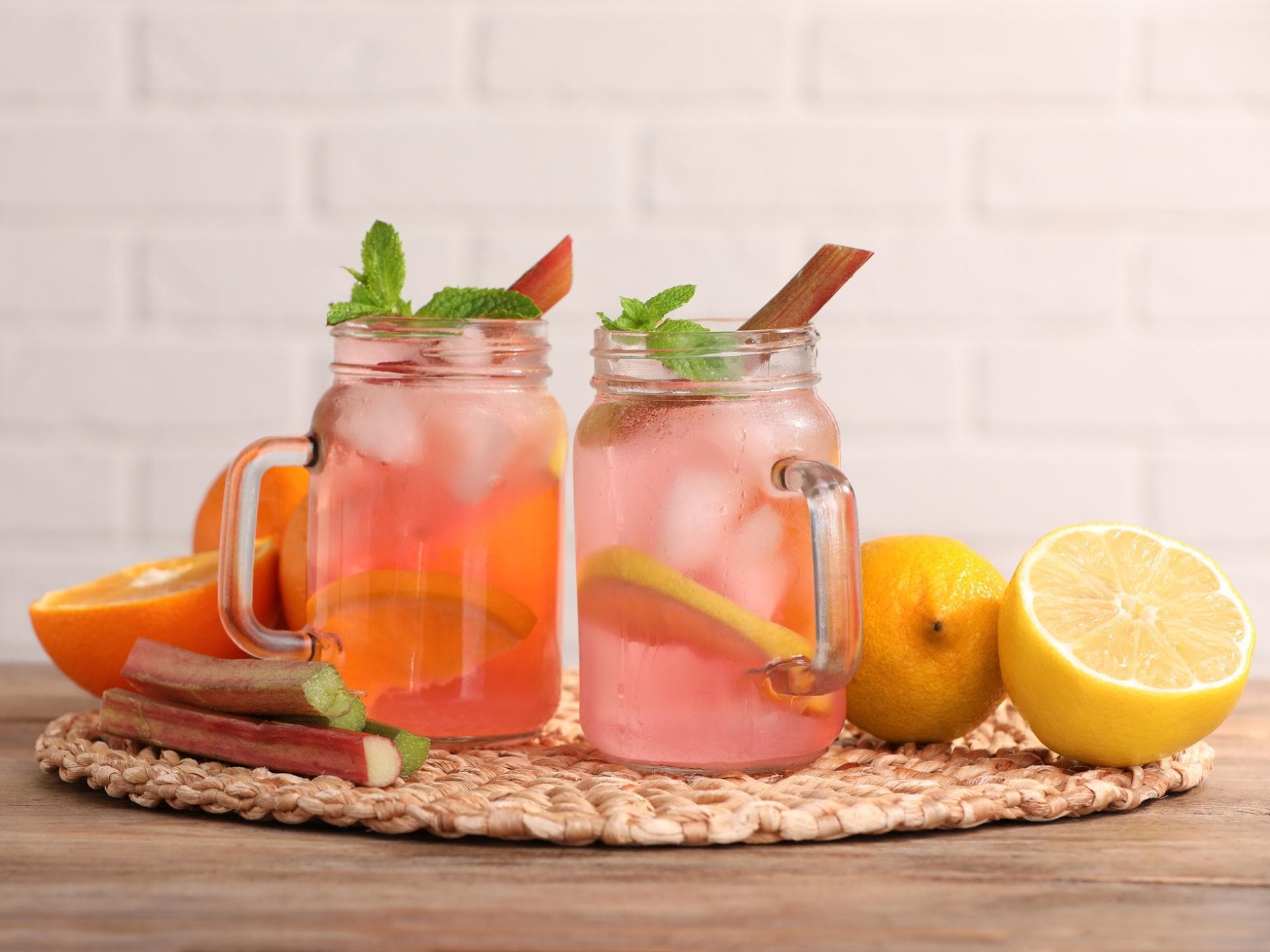 Rhabarbersaft im Glas Rhabarbersaft im Glas