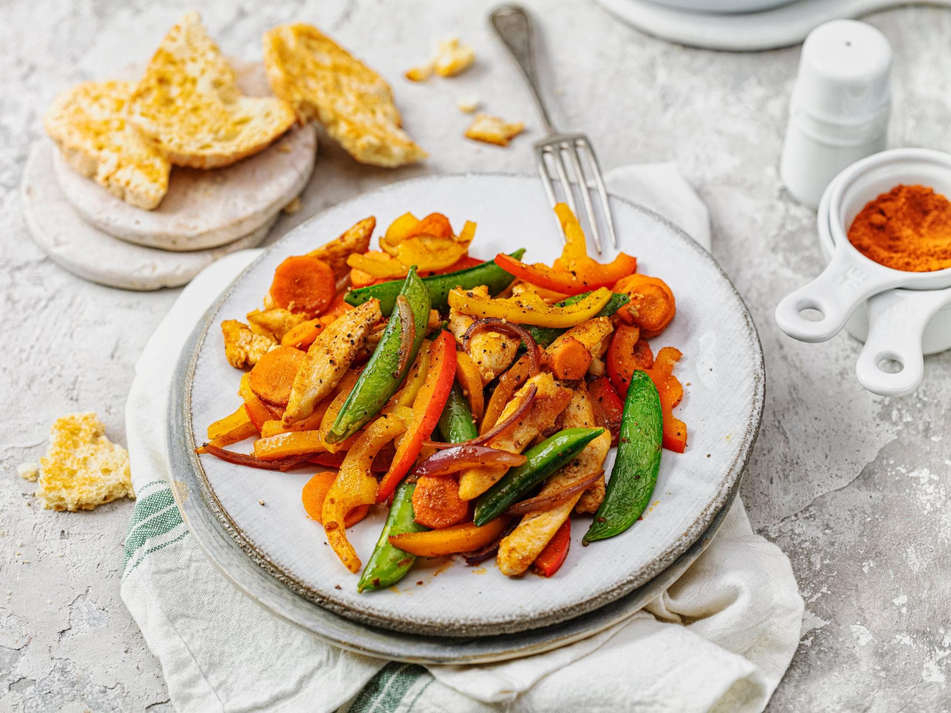 Hähnchenpfanne mit Gemüse Hähnchenpfanne mit Gemüse