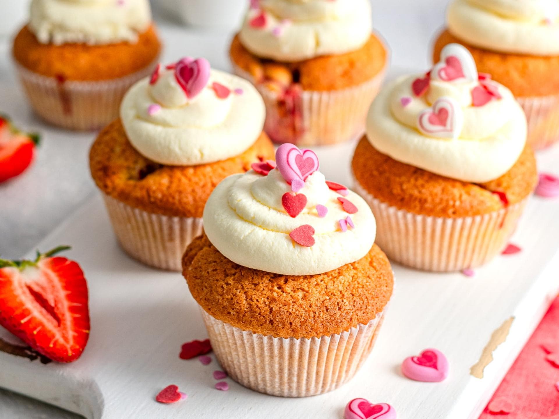 Erdbeer-Cupcakes in Herzform Erdbeer-Cupcakes in Herzform