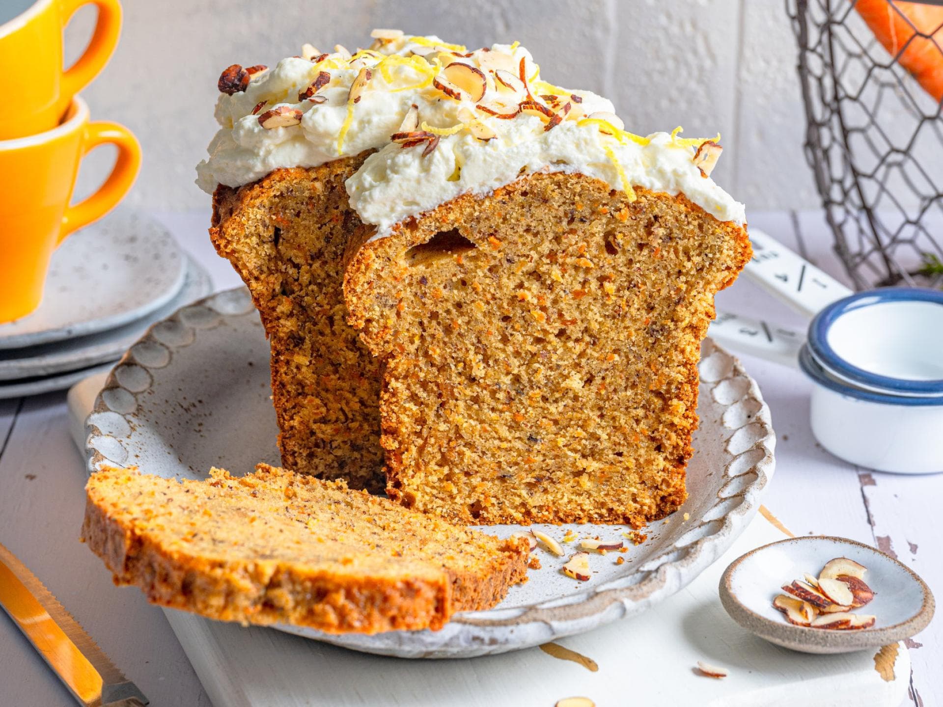 Karottenkuchen mit Frischkäse-Topping Karottenkuchen mit Frischkäse-Topping