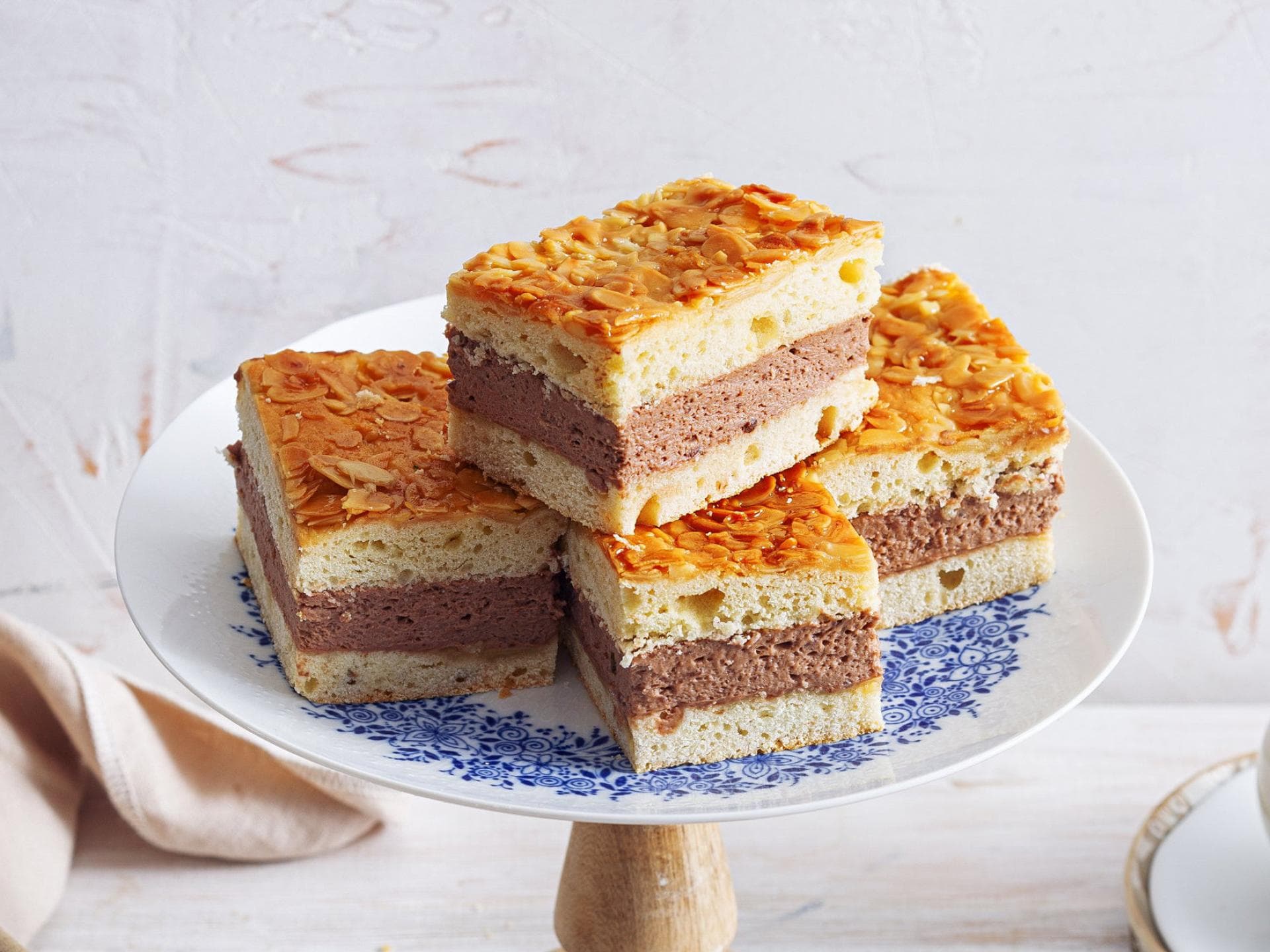 Schoko-Bienenstich Schoko-Bienenstich