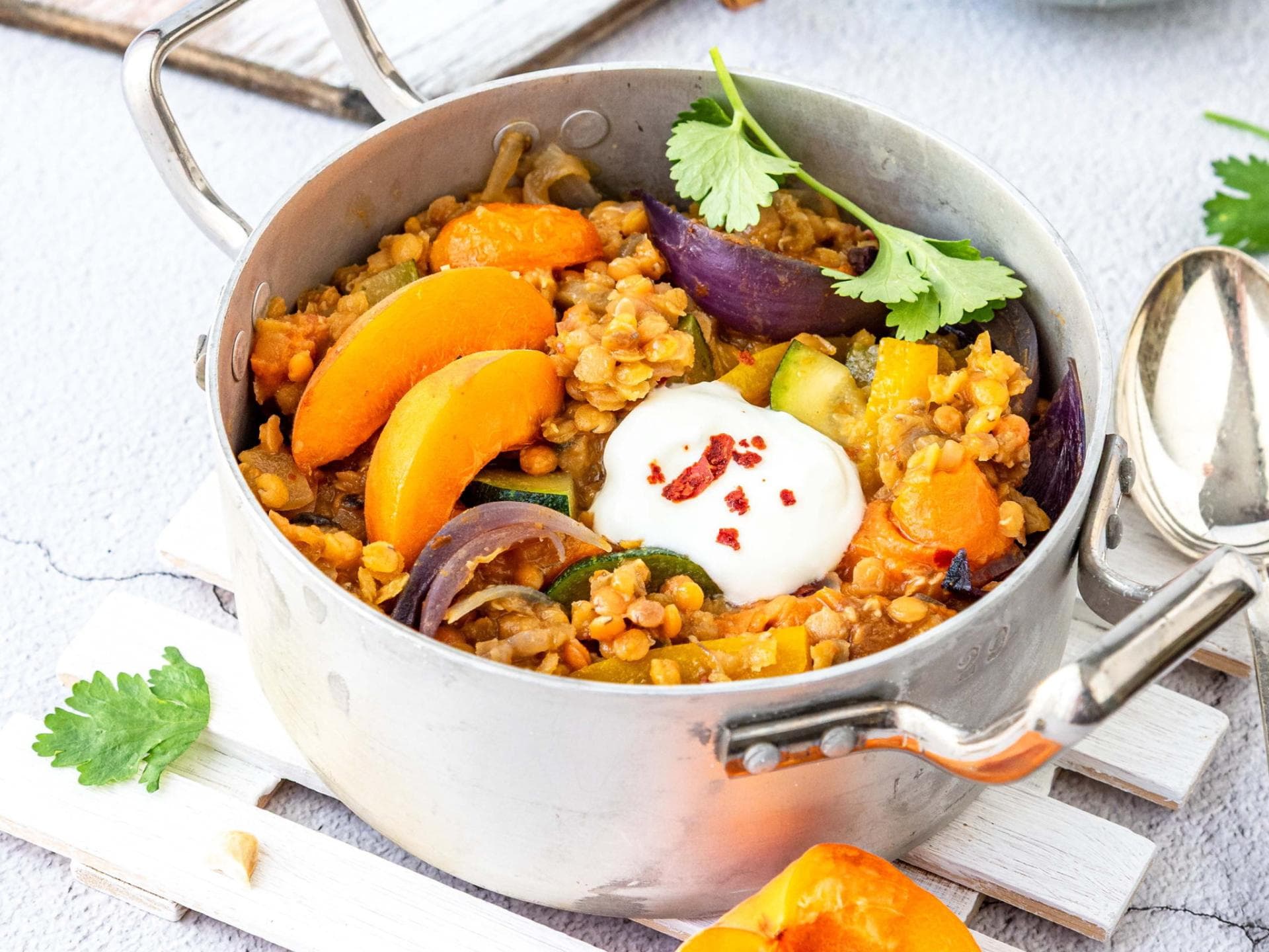 Linsen-Gemüse-Curry mit Aprikosen Linsen-Gemüse-Curry mit Aprikosen