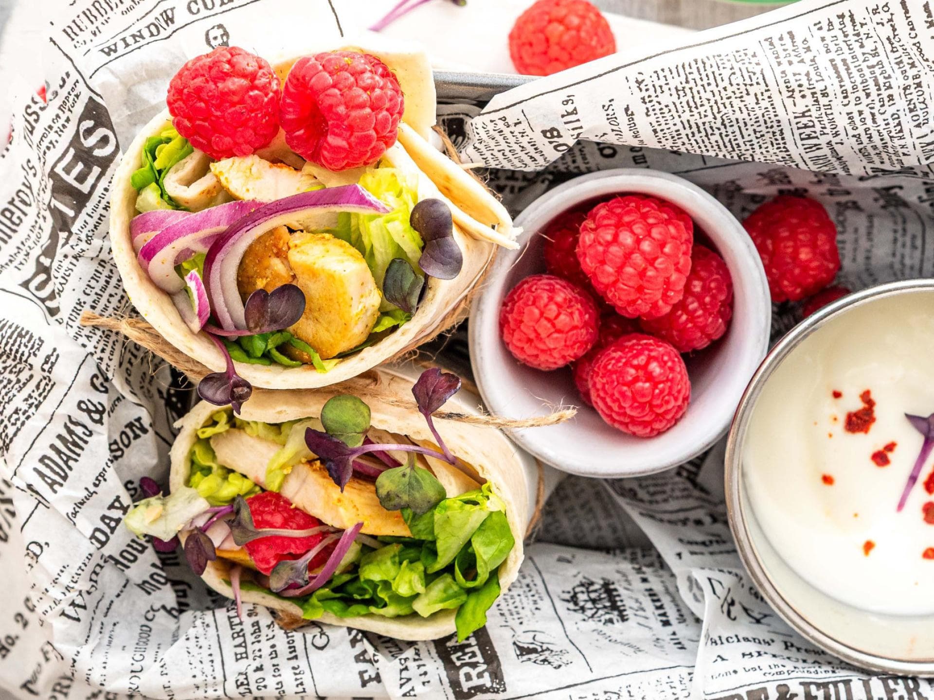 Wraps mit Hähnchen und Himbeeren Wraps mit Hähnchen und Himbeeren