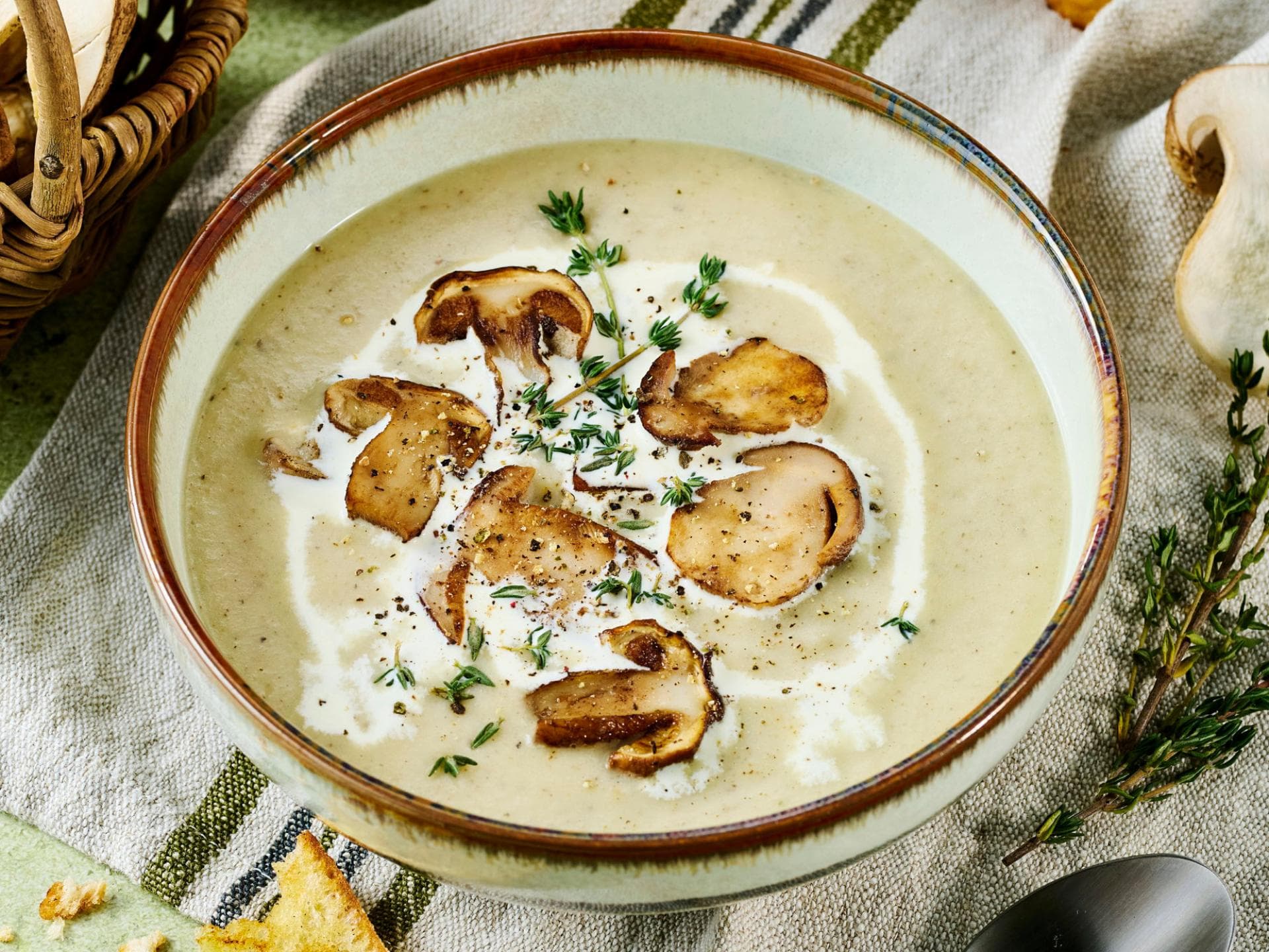 Steinpilzsuppe mit Kartoffeln Steinpilzsuppe mit Kartoffeln