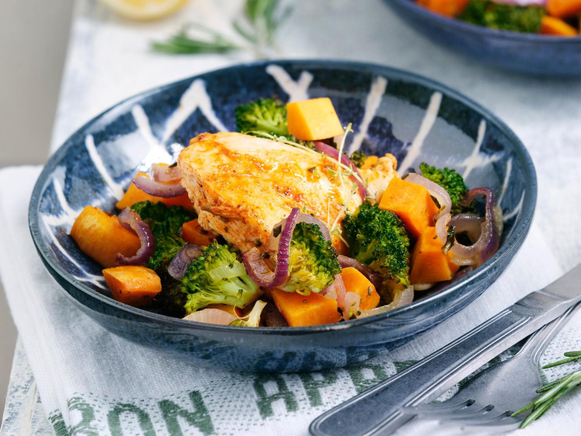 Hähnchenbrust auf Gemüse Hähnchenbrust auf Gemüse