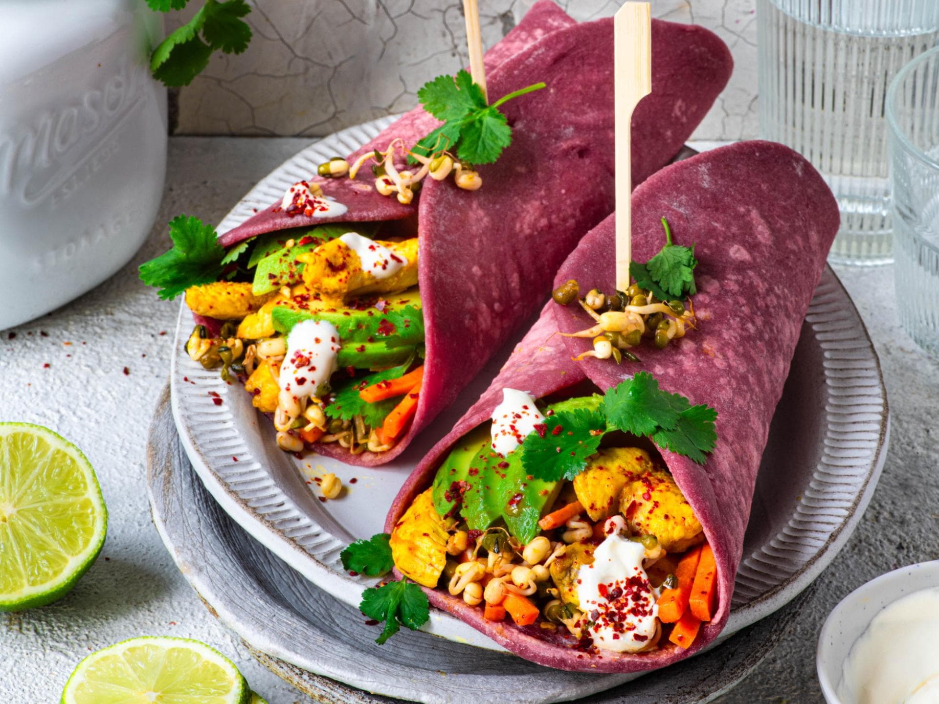 Curry-Hähnchen mit Rote-Bete-Wraps Curry-Hähnchen mit Rote-Bete-Wraps