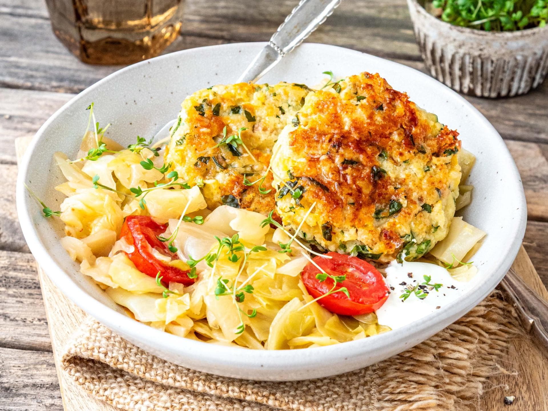Kaspressknödel mit Spitzkohl Kaspressknödel mit Spitzkohl