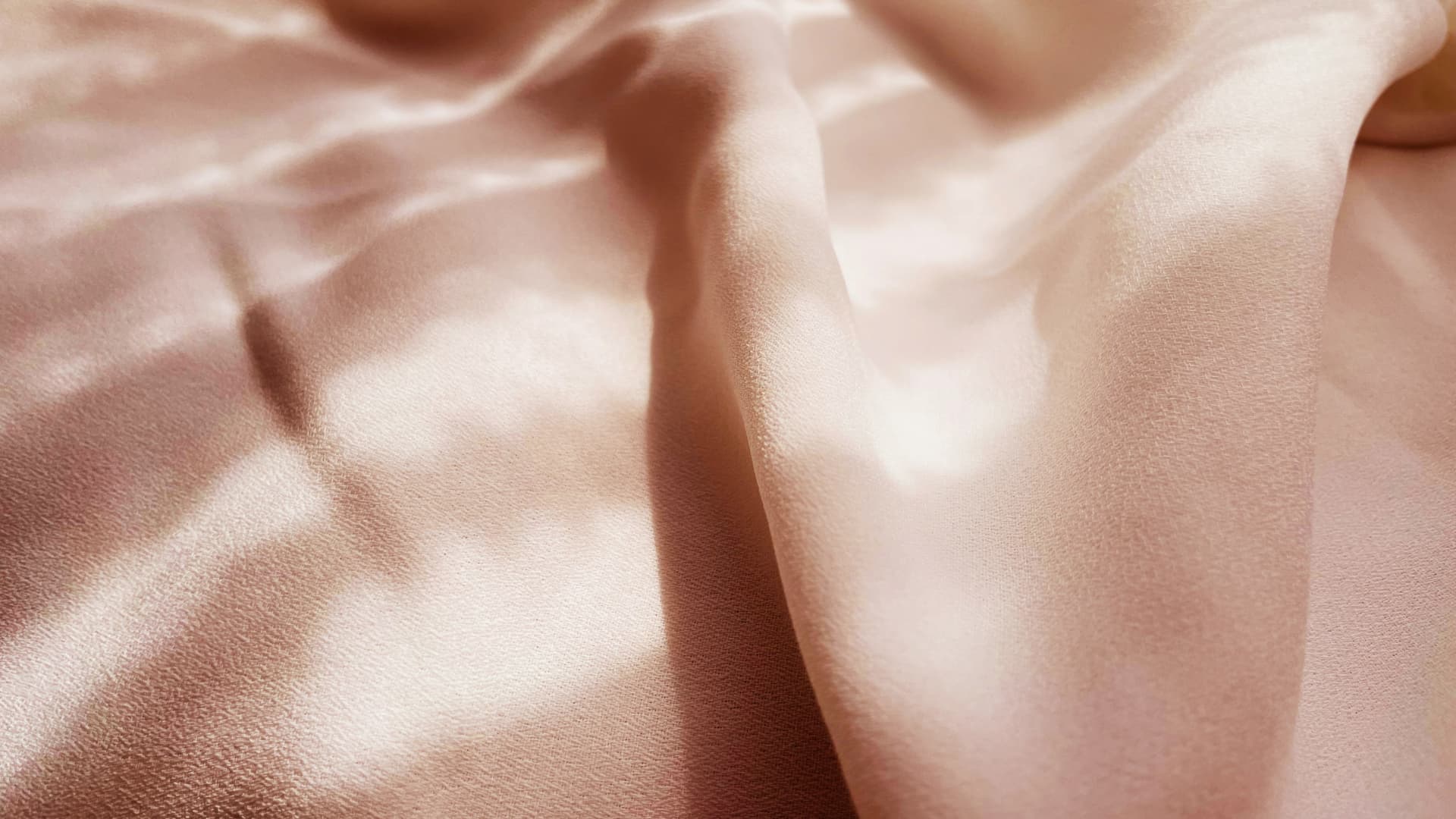 Die beste Bettwäsche für den Sommer? Ist aus Leinen! Bettwäsche für den Sommer