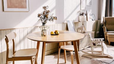 Aufgeräumtes Wohn- und Esszimmer Aufgeräumtes Wohn- und Esszimmer