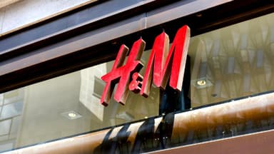 H&M-Filiale Logo von einer H&M-Filiale