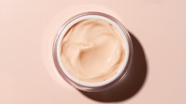 Anti-Falten-Creme selber machen - mit diesem Rezept Selbst gemachte Anti-Falten-Creme