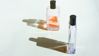Beim Parfum-Layering können Sie individuelle Düfte selbst kreieren Parfum-Layering