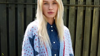 Strickanleitung für die Herzchen-Strickjacke von Lana Grossa Model in Herzchen-Strickjacke von Lana Grossa