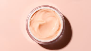 Mit diesen Haarkuren gehören Strohhaare der Vergangenheit an Beste Haarkur trockene Haare