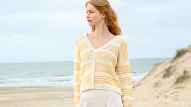 Kostenlose Strickanleitung für die "Bottoni"-Strickjacke von Lana Grossa Model in "Bottoni"-Strickjacke von Lana Grossa