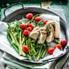 Gegrillter Spargel mit Hähnchenbrust Gegrillter Spargel mit Hähnchenbrust