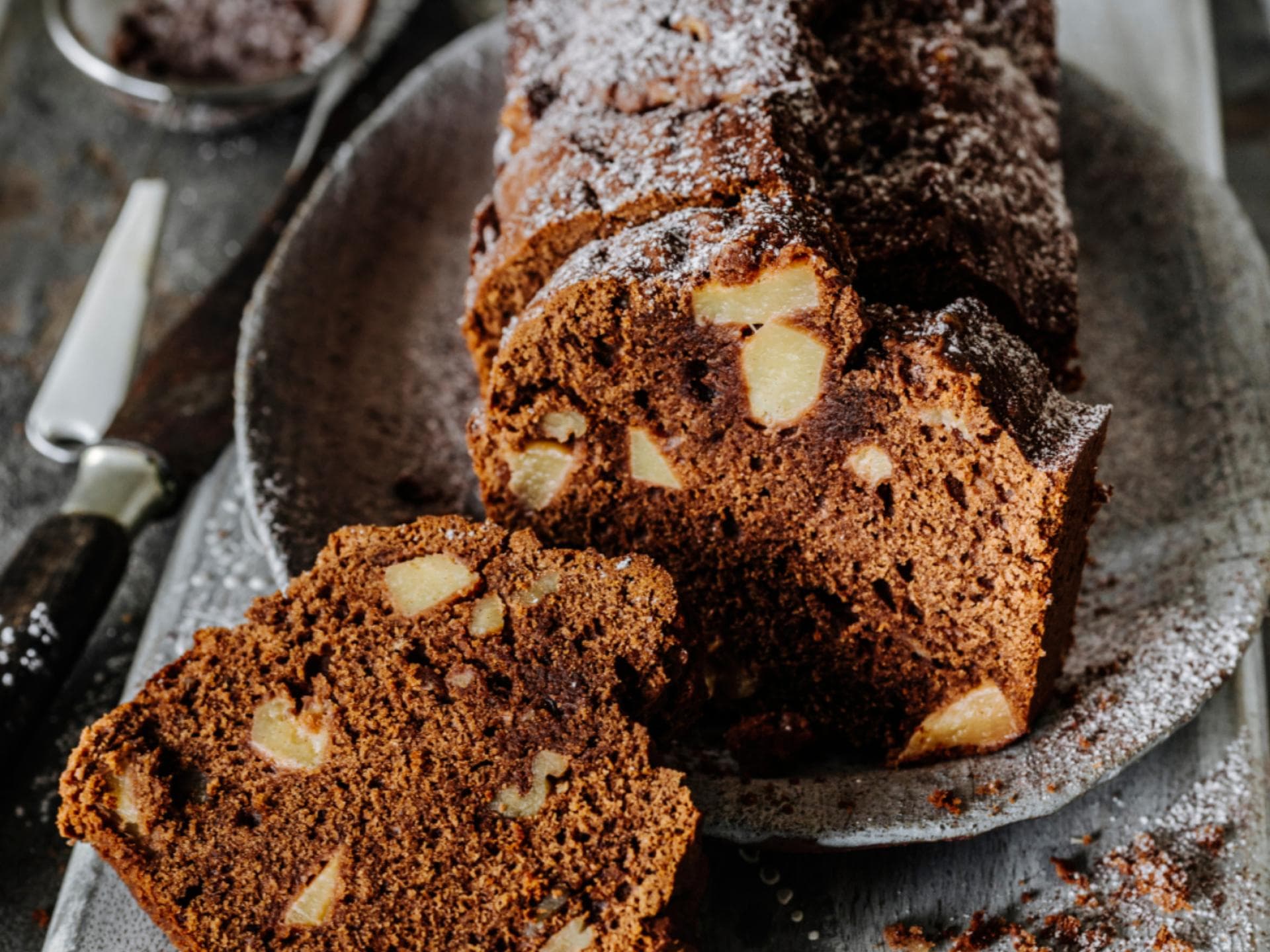 Schokokuchen mit Quitte und Walnüssen Schokokuchen mit Quitte und Walnüssen