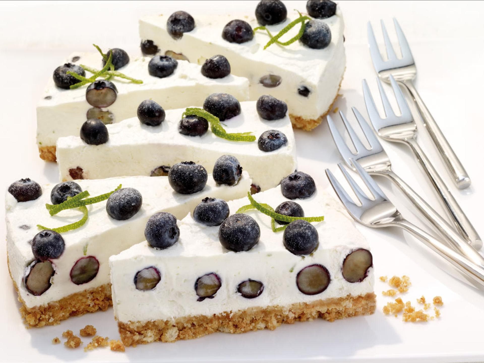 Osterkuchen Blaubeer-Frischkäse-Torte