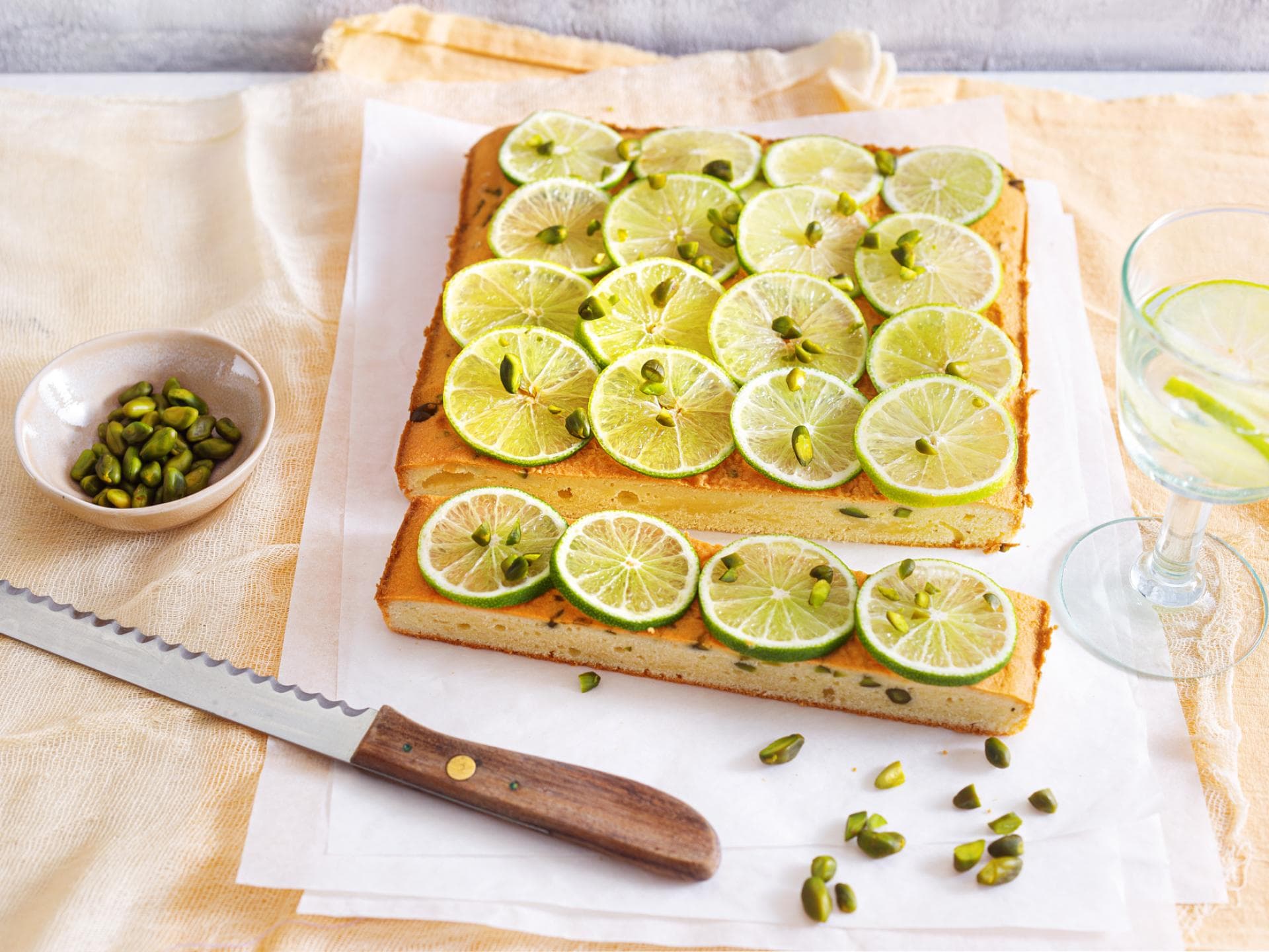Osterkuchen Limetten-Pistazienkuchen