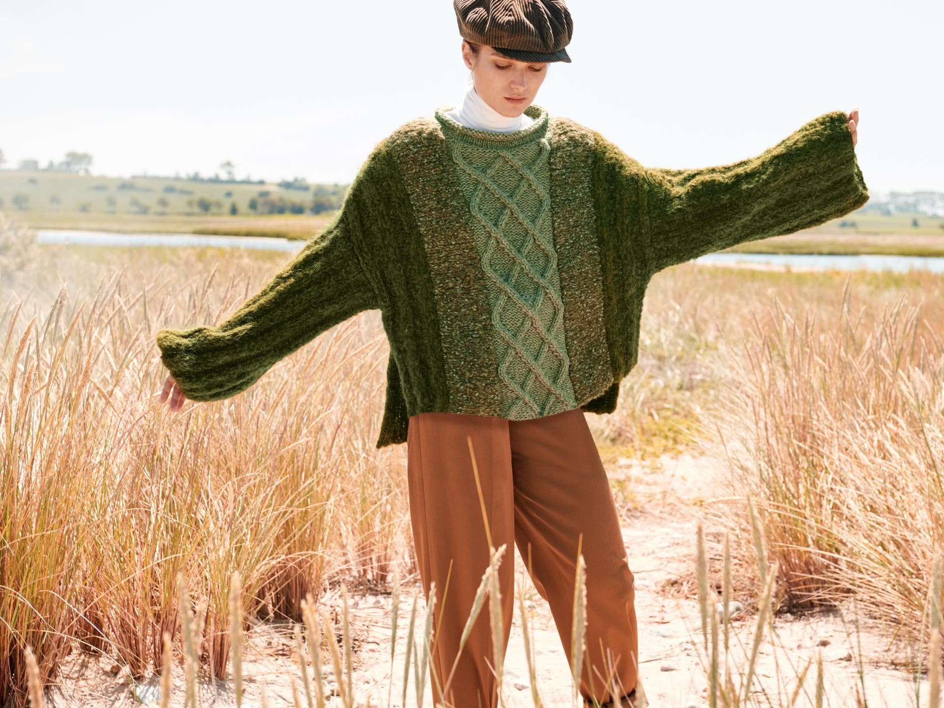 Model in Patchwork-Pullover von Lana Grossa Model in Patchwork-Pullover von Lana Grossa