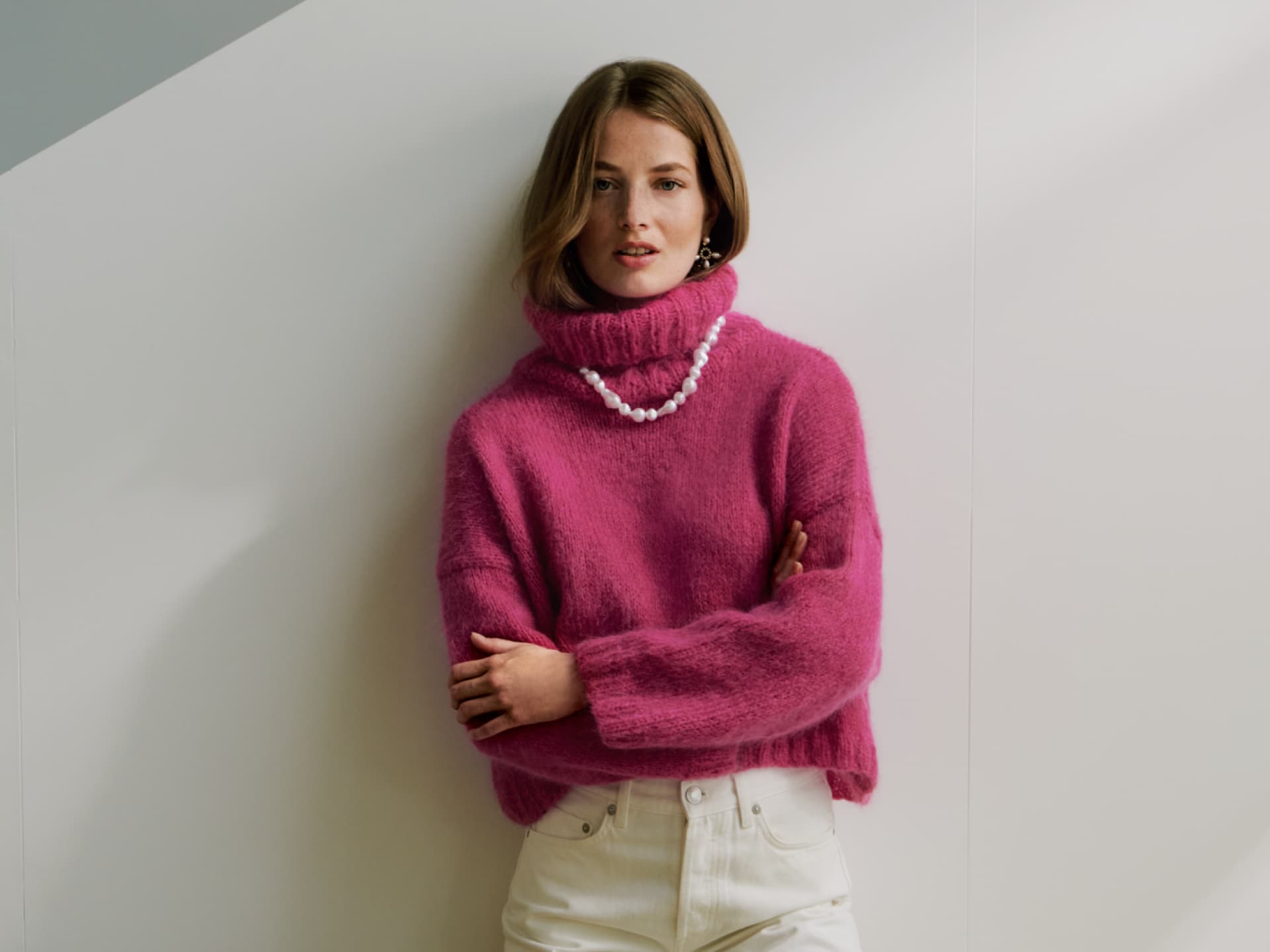 Model in pinkem Statement-Rollkragenpullover Model in pinkem Statement-Rollkragenpullover