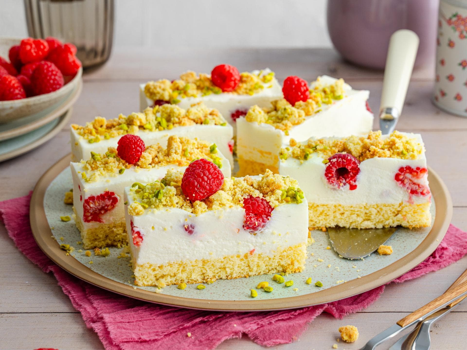 Joghurt-Himbeer-Schnitten Joghurt-Himbeer-Schnitten