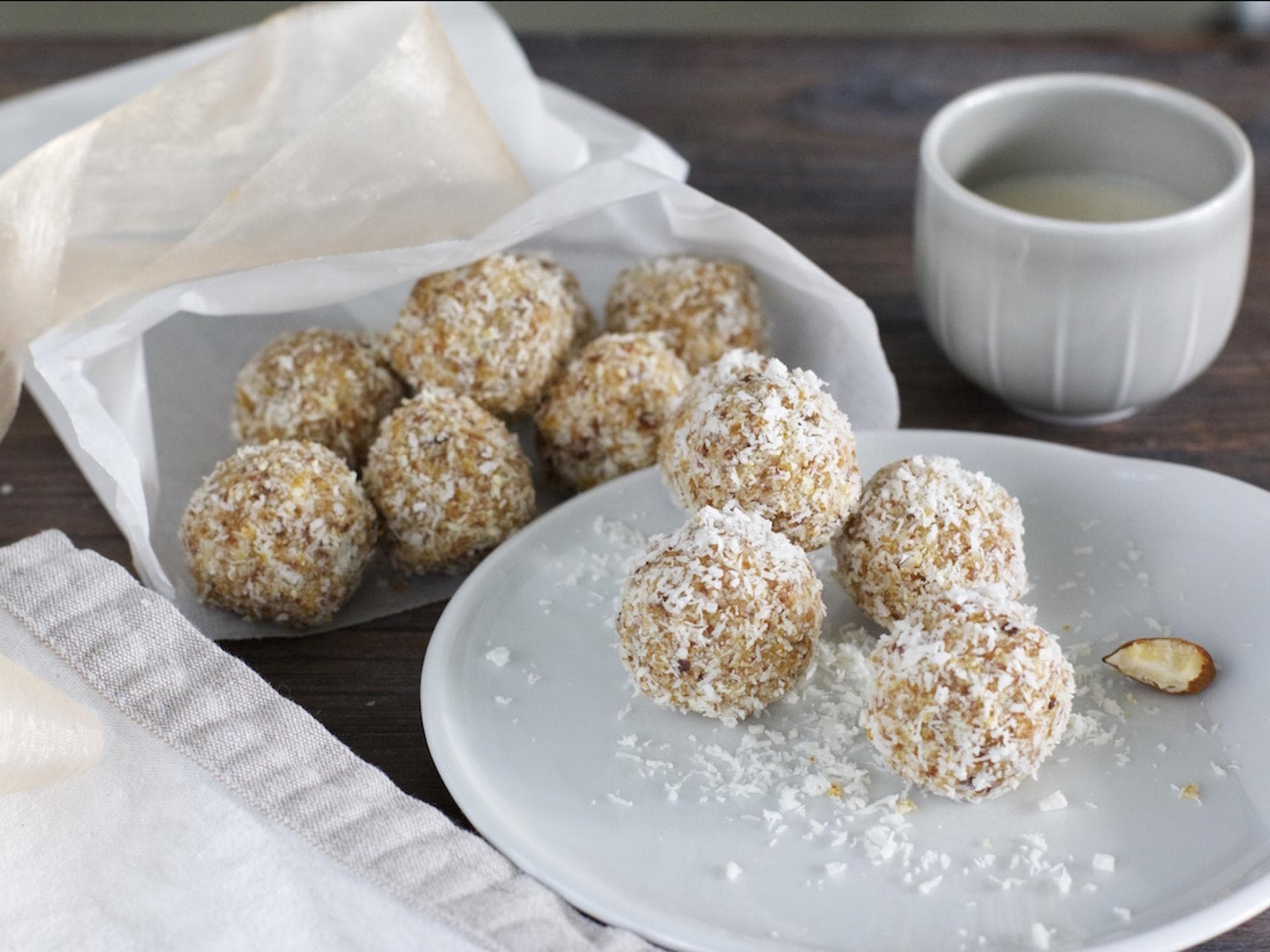 Kokos-Energy-Balls mit Kollagen Kokos-Energy-Balls mit Kollagen