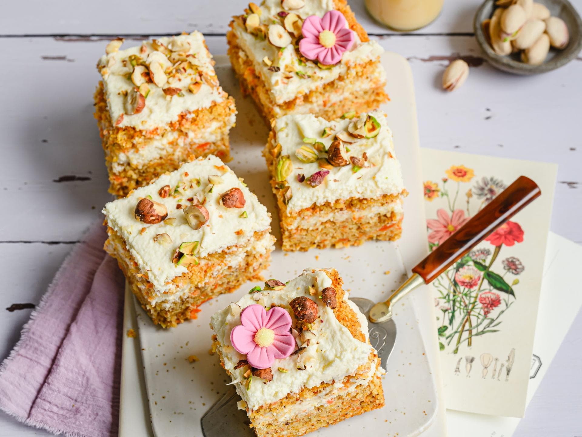 Karotten-Nusskuchen Karotten-Nusskuchen