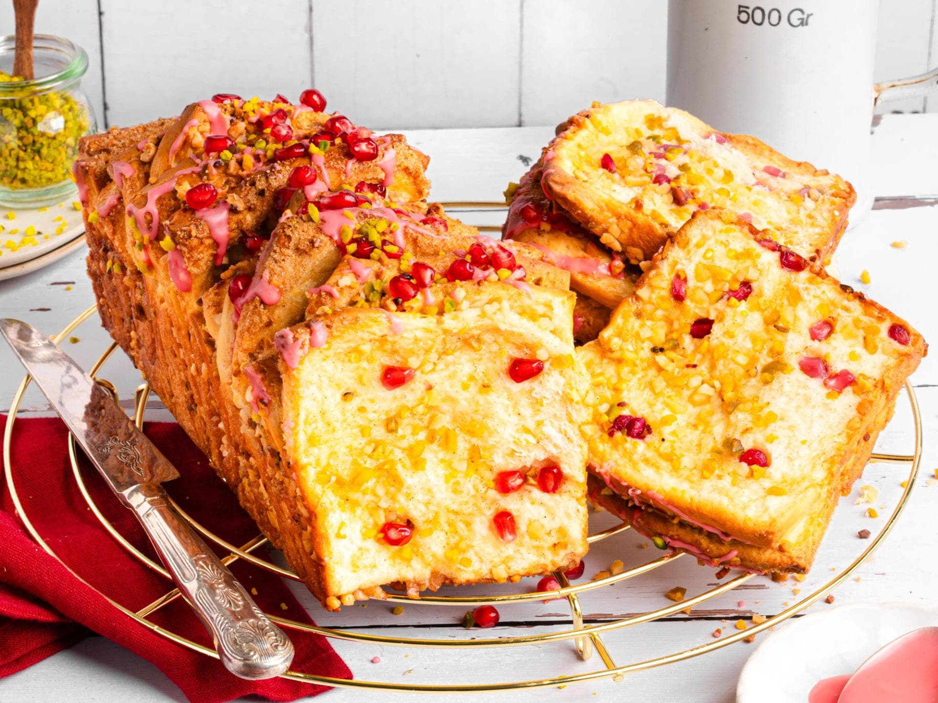 Nuss-Zupfkuchen mit Orange und Granatapfel Nuss-Zupfkuchen mit Orange und Granatapfel