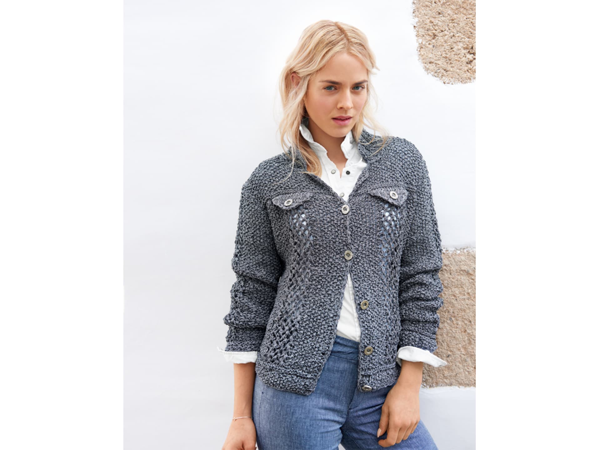 Strickjacke mit raffinierten Mustern Strickjacke mit raffinierten Mustern